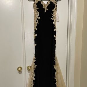 Black & Gold fitted prom dress